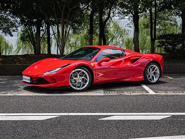 Ferrari F8 Spider 3.9T V8