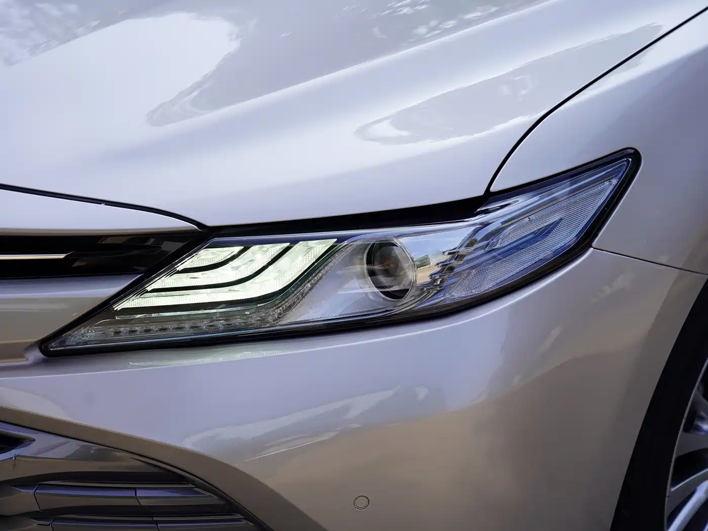 Toyota Camry 2019 Facelift Hybrid 2.5HG Luxury Edition фото 8