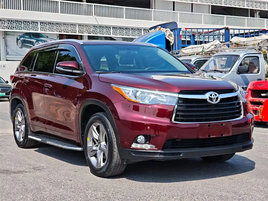 TOYOTA HIGHLANDER