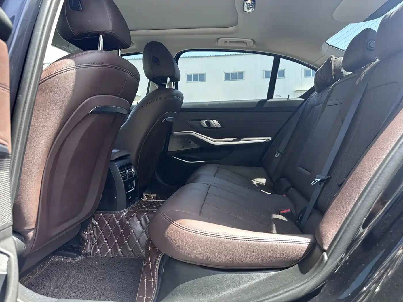 BMW 3 Series 2023 320Li M Sport Package фото 8