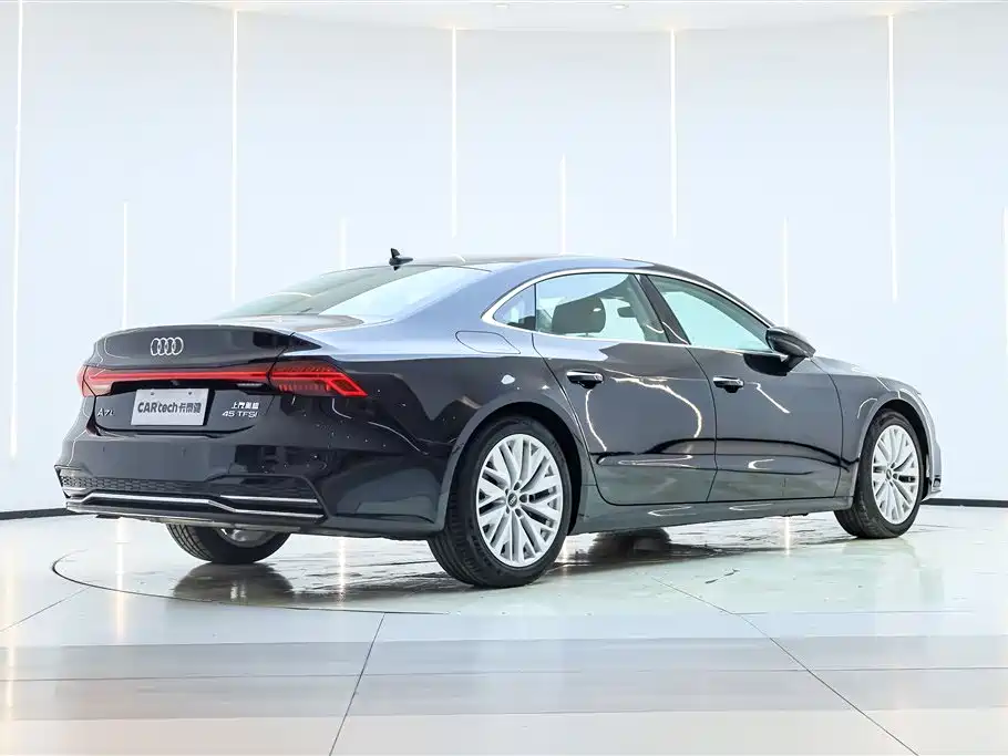 Audi A7L 2024 45TFSI S-line Dream Edition Crystal Package фото 5