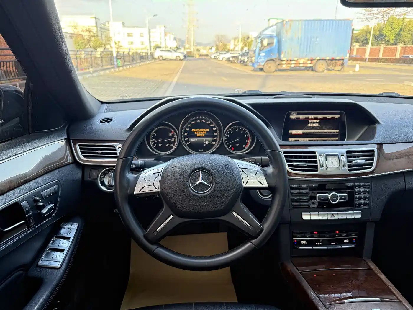 Mercedes-Benz E-Class 2015 E 260 L фото 14