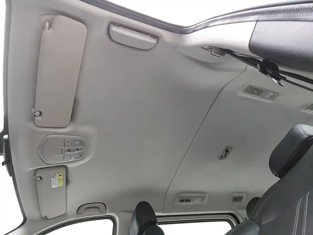SAIC Maxus Maxus G10 2021 2021 2.0T Automatic Elite Edition Gasoline 7-Seater