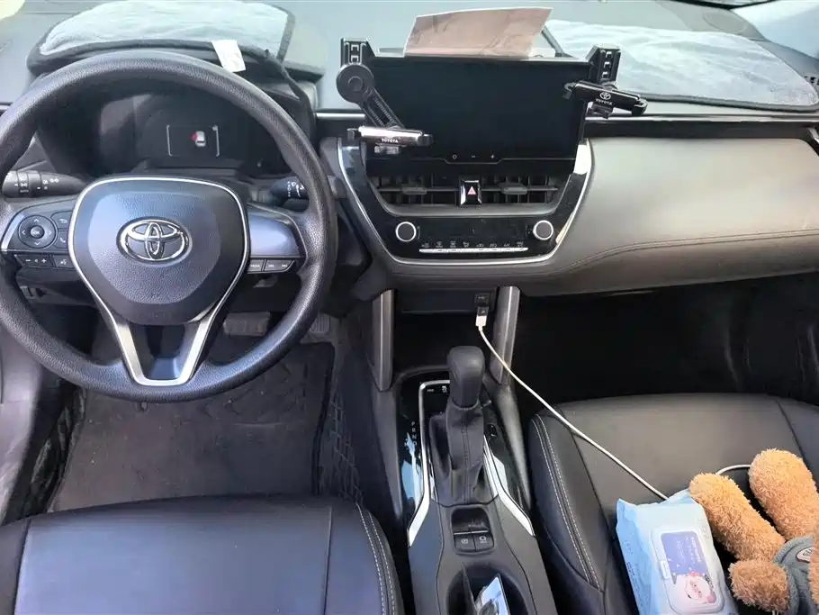 Toyota Frontlander 2023 2.0L CVT Elite Edition фото 12
