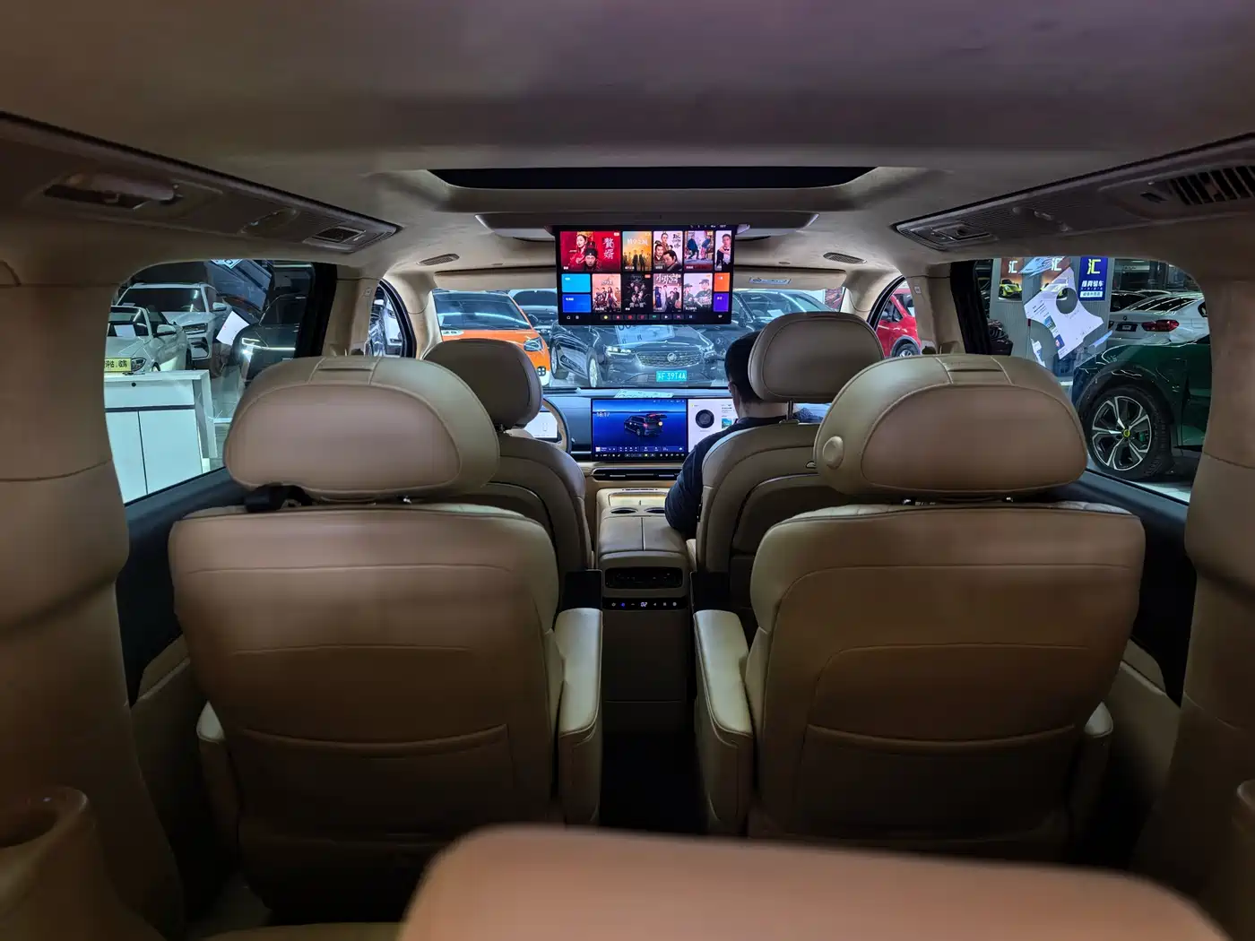 Voyah Auto Voyah Dreamer 2025 PHEV AWD Flagship Kunpeng Edition фото 17
