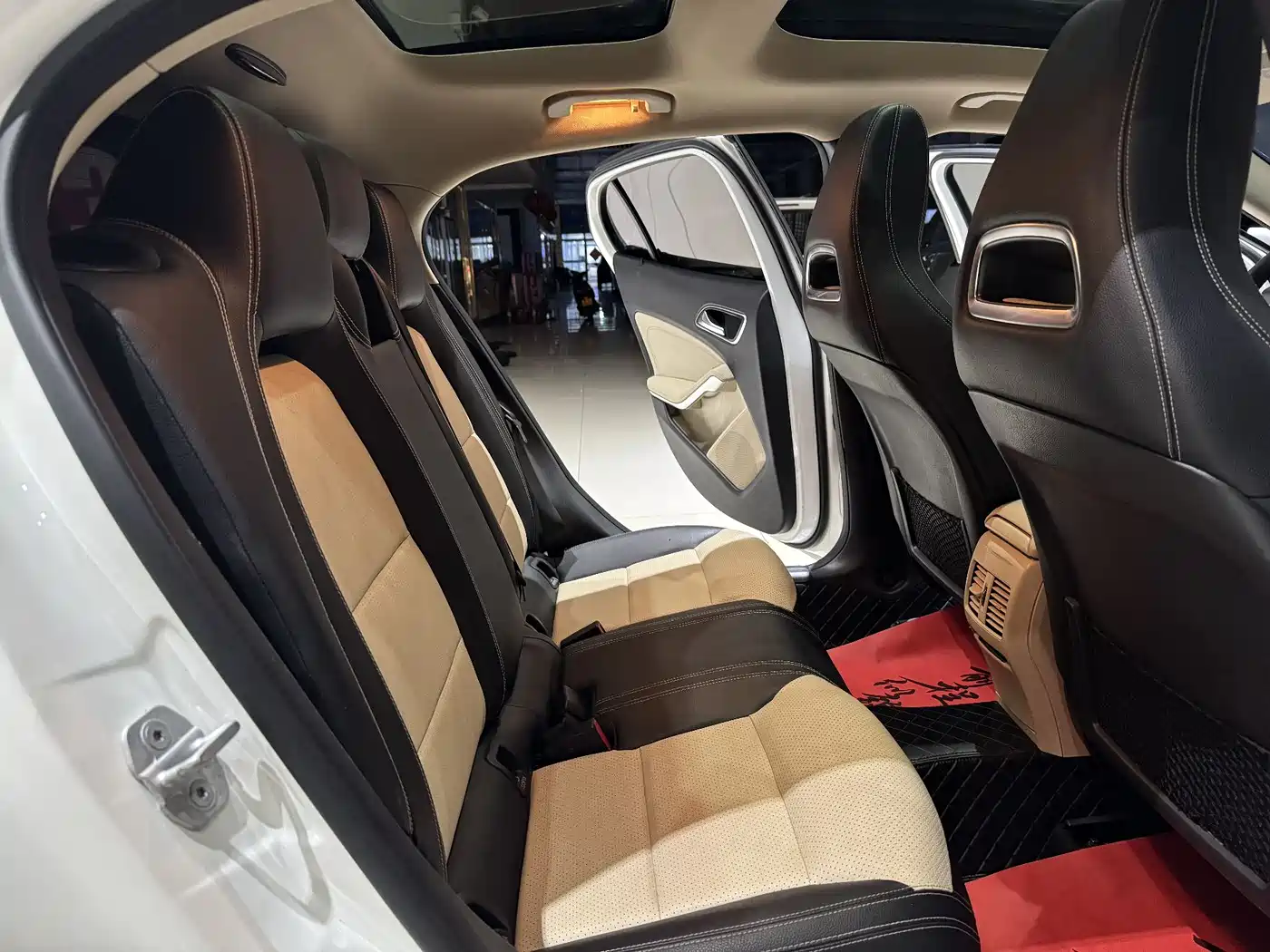 Mercedes-Benz GLA 2018 GLA 200 Dynamic фото 4