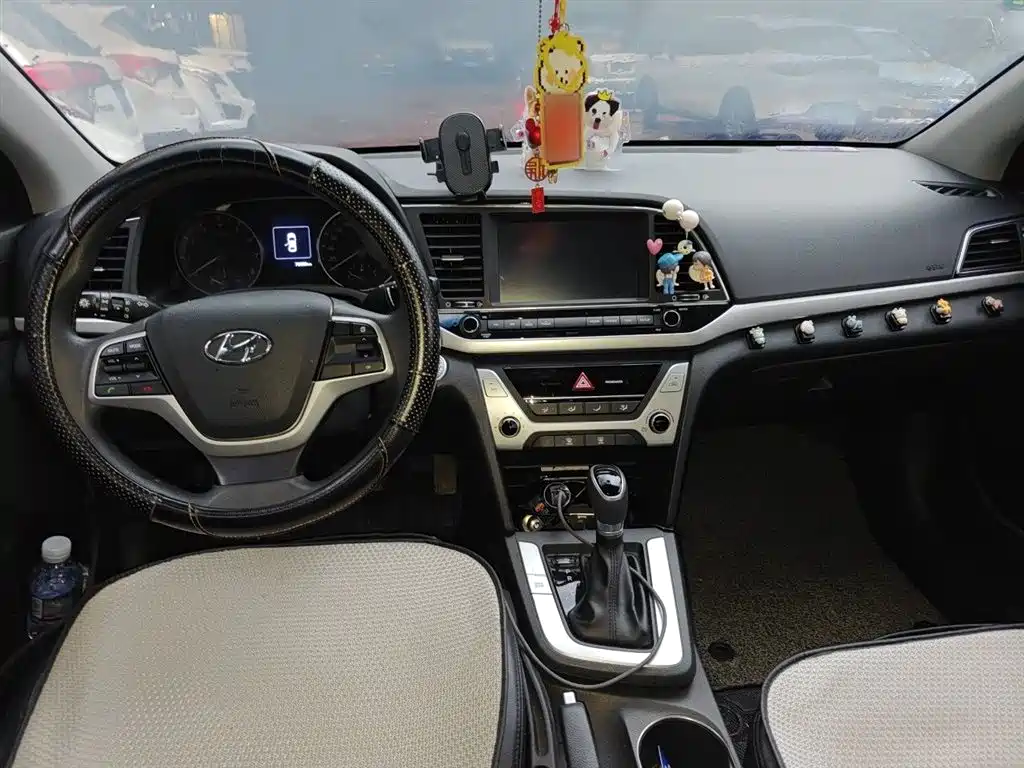 Hyundai Elantra 2016 Model 1.6L Automatic Smart Elite фото 13