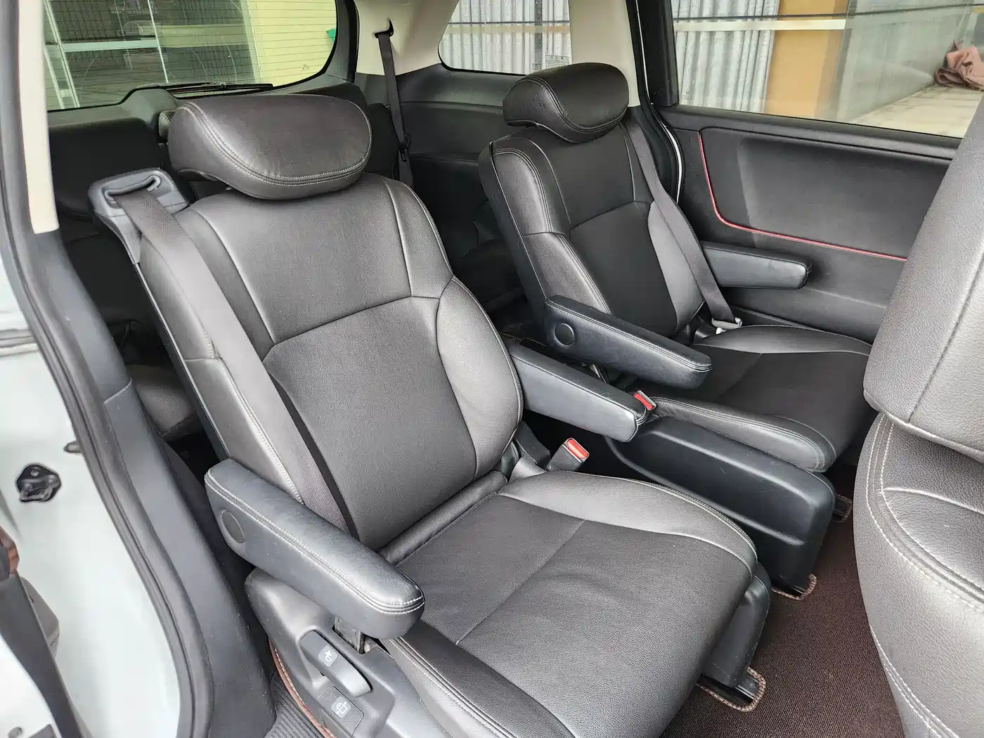 Photo 10 - Honda Elysion
