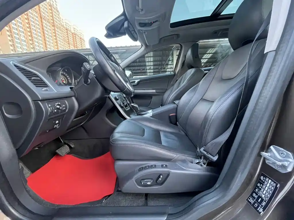 Volvo XC60 (Import) 2014 2014 Facelift T5 Momentum