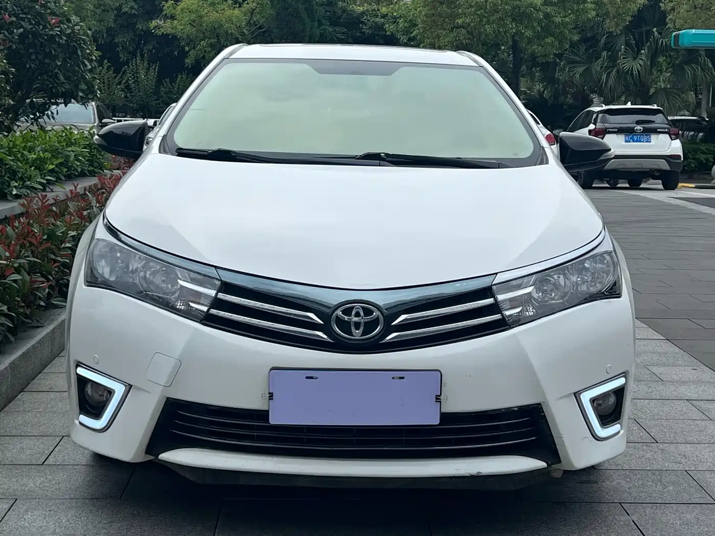 Toyota Corolla 2014 1.6L CVT GL-i Leather Edition фото 2