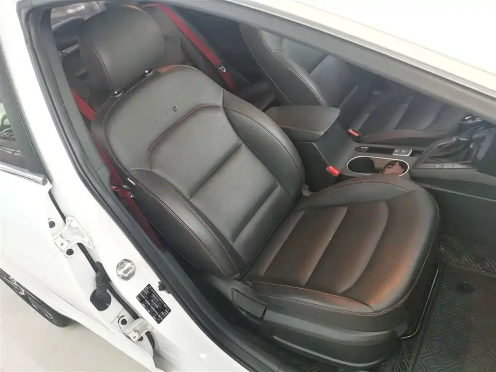 Hyundai Elantra 2019 1.4T Dual-clutch XuanDong·Vitality Type фото 20