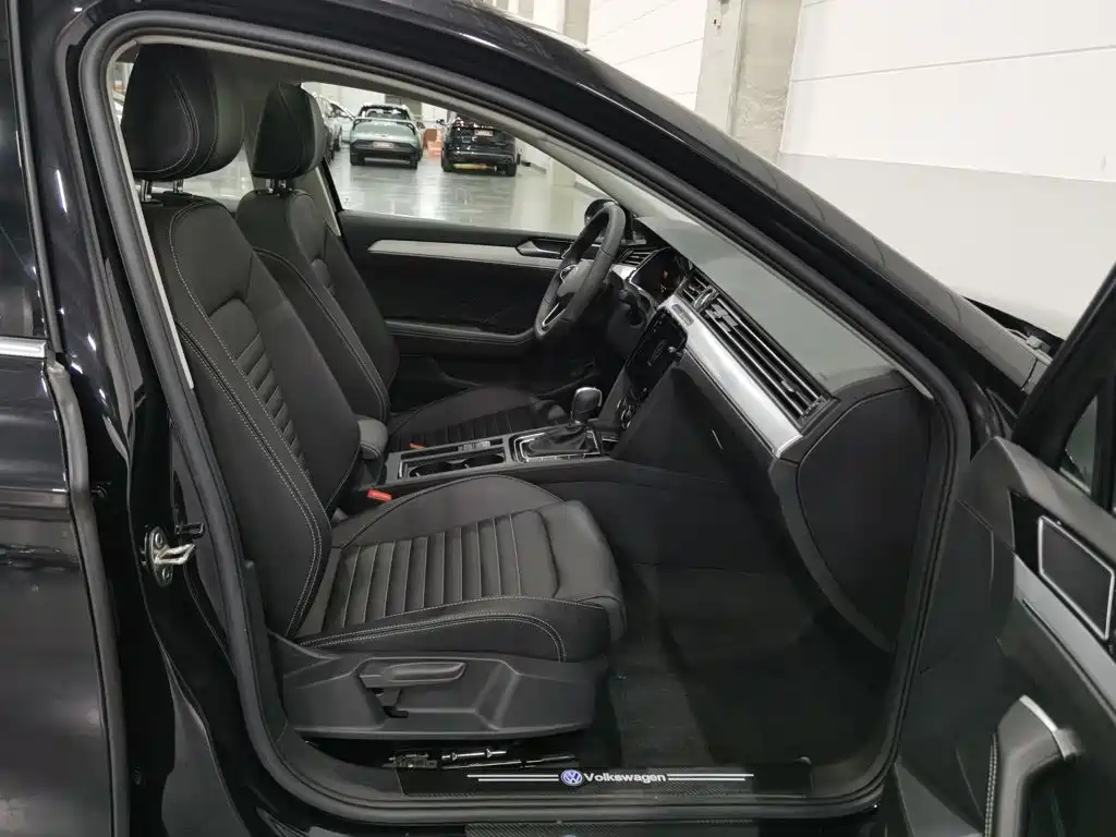 Фото 23 - Volkswagen Magotan
