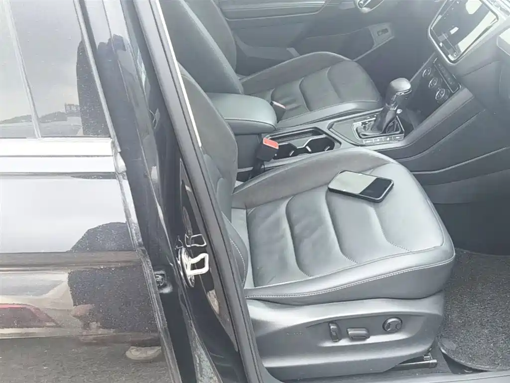 Volkswagen Tiguan L 2019 Facelift 330TSI Auto 2WD Smart Luxury China VI фото 25