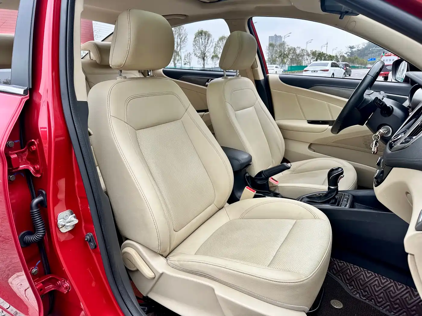 Фото 23 - Changan Eado