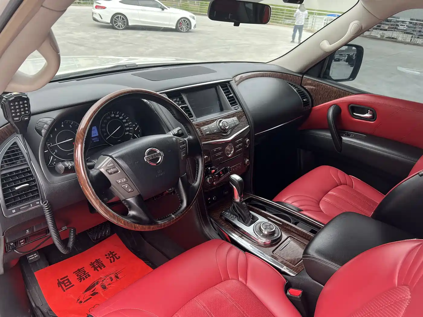 Nissan Patrol 2018 4.0L Leadership фото 7