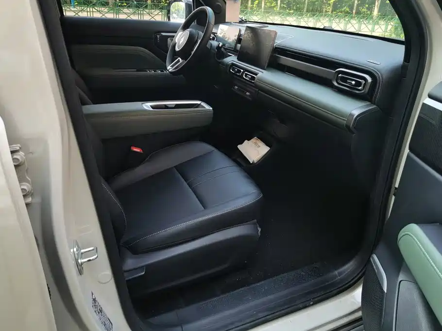 Baojun Yueye Plus 2024 2024 Smart Premium 4-Seater
