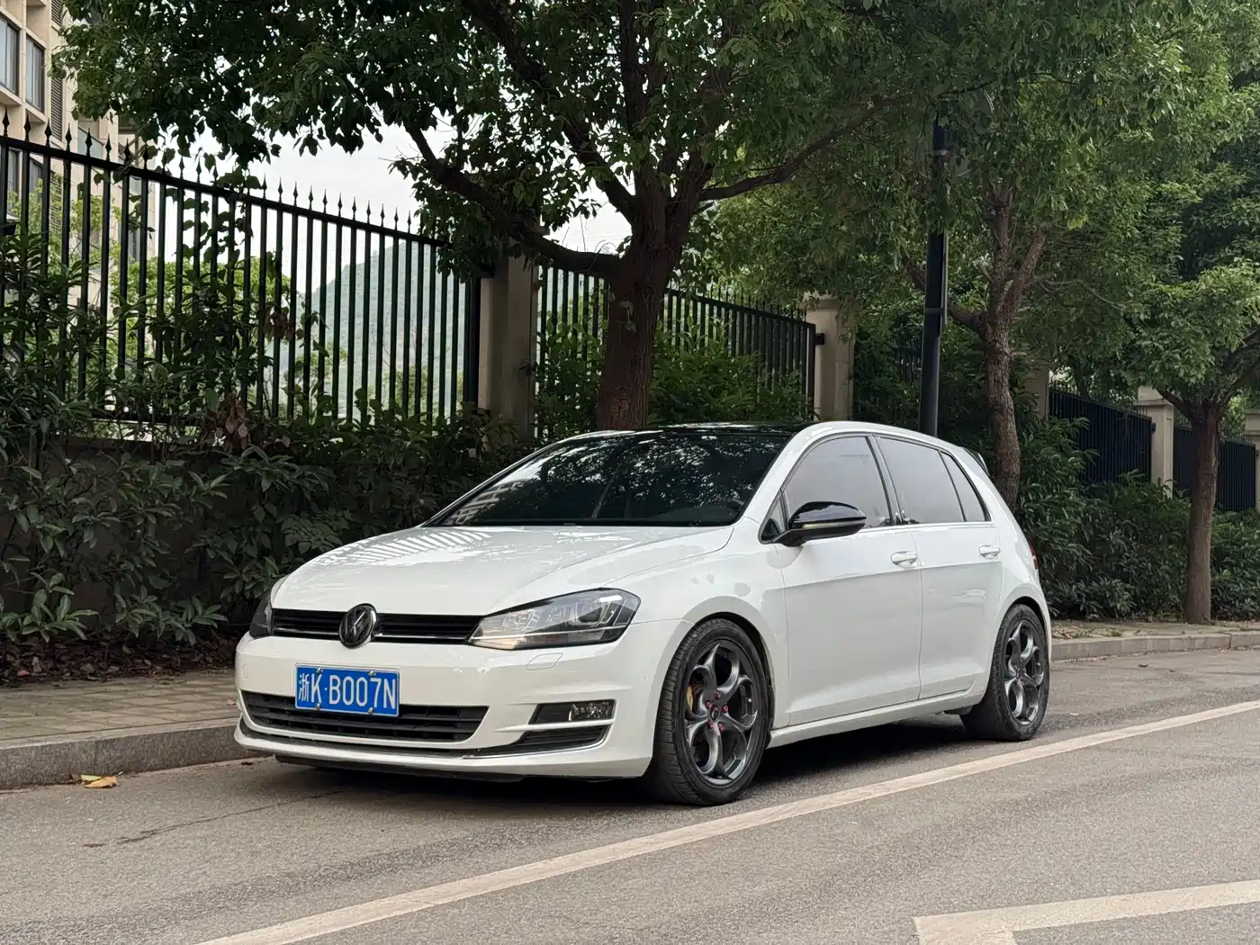 Volkswagen Golf 2016 1.4TSI 25th Anniversary Edition фото 2