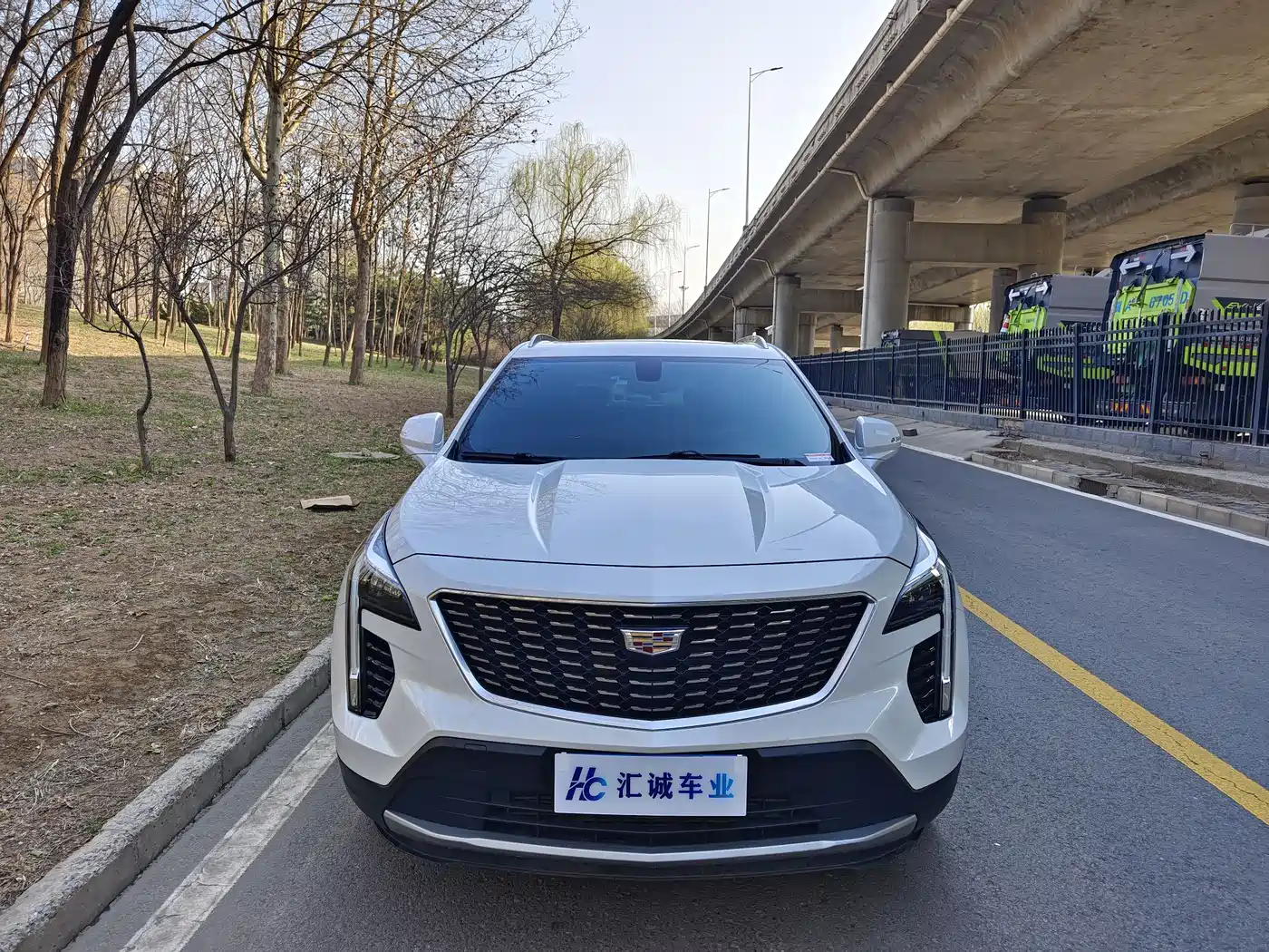 Cadillac XT4 2021 28T FWD Premium Edition фото 2