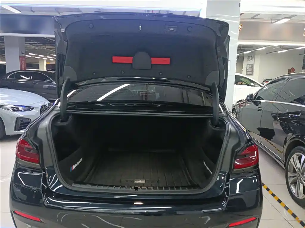 BMW 5 Series 2022 Model Second Facelift 525Li M Sport Package фото 15