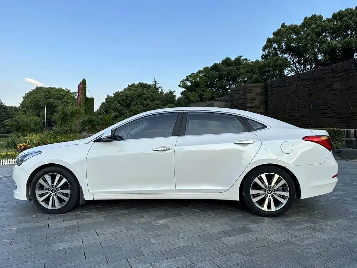 Hyundai Mistra 2016 1.8L Automatic Smart GLS фото 4