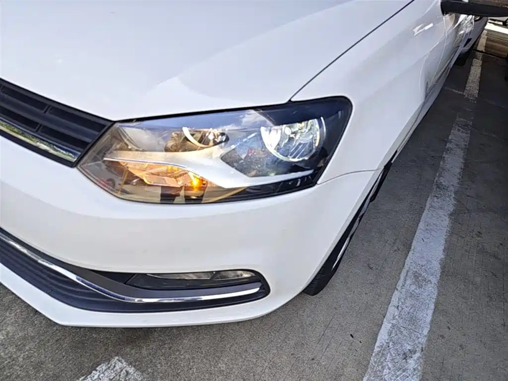 Volkswagen Polo 2018 1.5L Manual Safe Drive фото 24