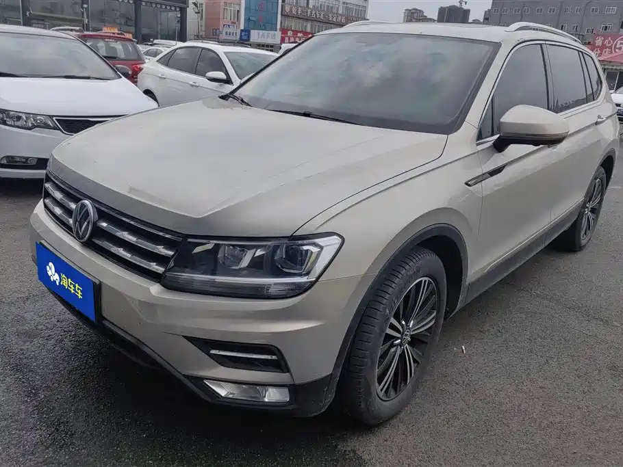 VOLKSWAGEN TIGUAN L