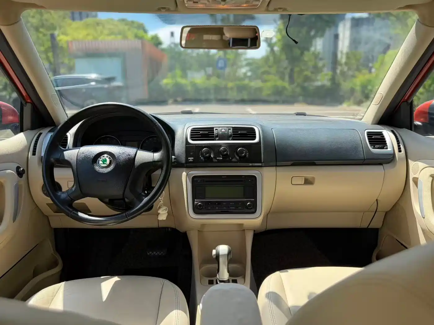 Škoda Fabia 2009 Model 1.6L Automatic JingLing Edition фото 4