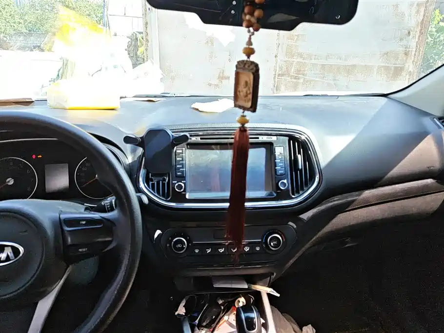 Kia KX3 Smart Run 2015 1.6L Automatic 2WD DLX фото 13