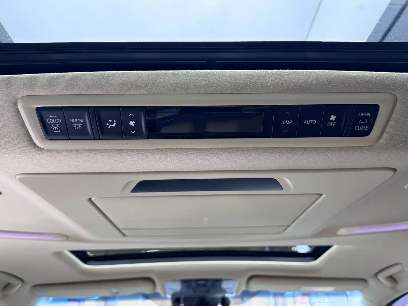 Toyota Alphard 2021 Hybrid 2.5L Premium фото 23