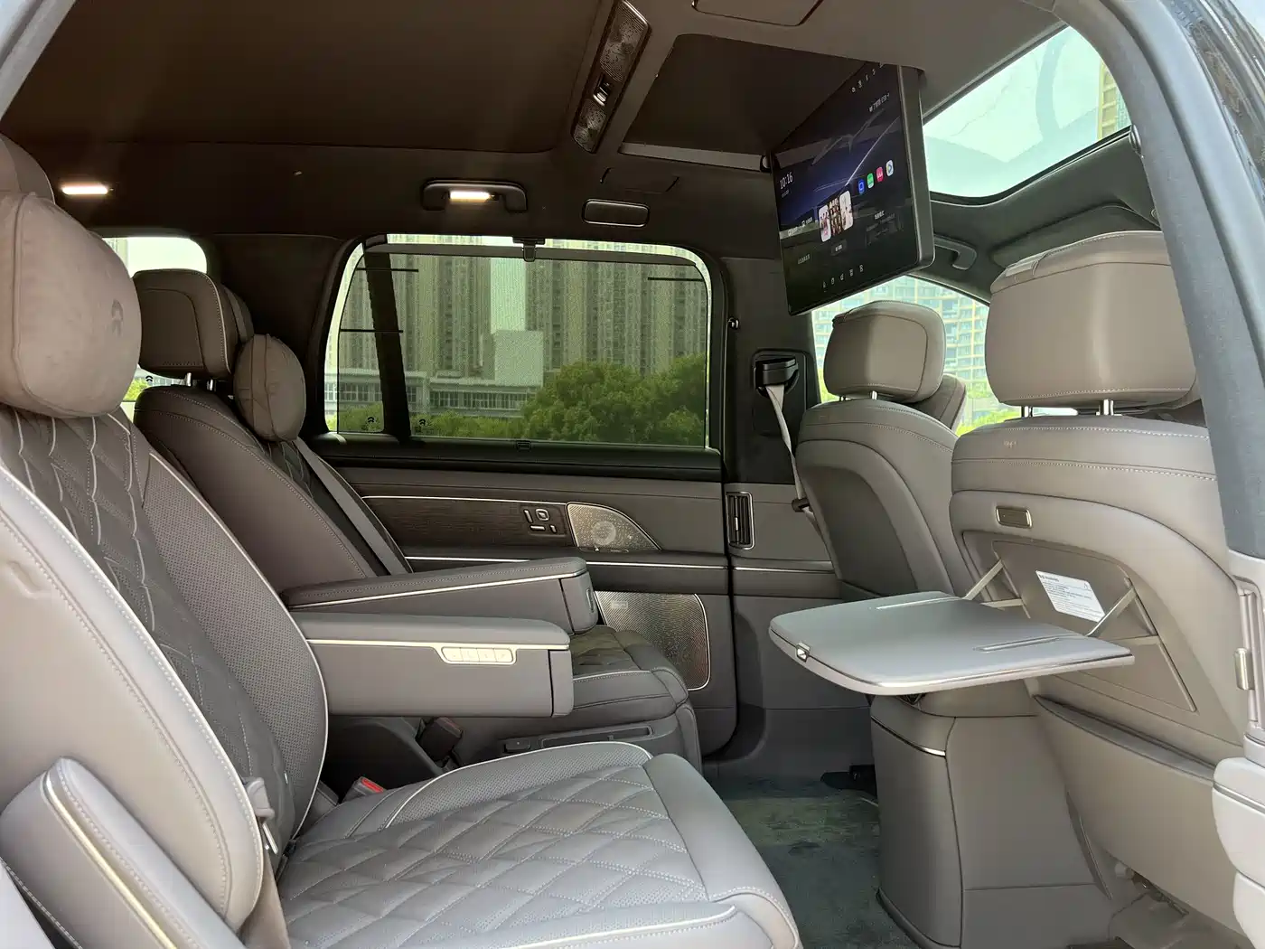 NIO ES8 2026 2025 Model 6-Seat Executive Luxury Edition
