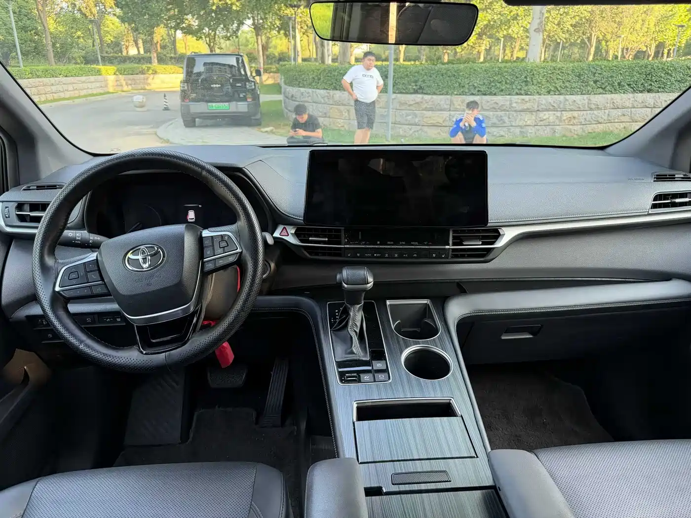 Фото 5 - Toyota Sienna