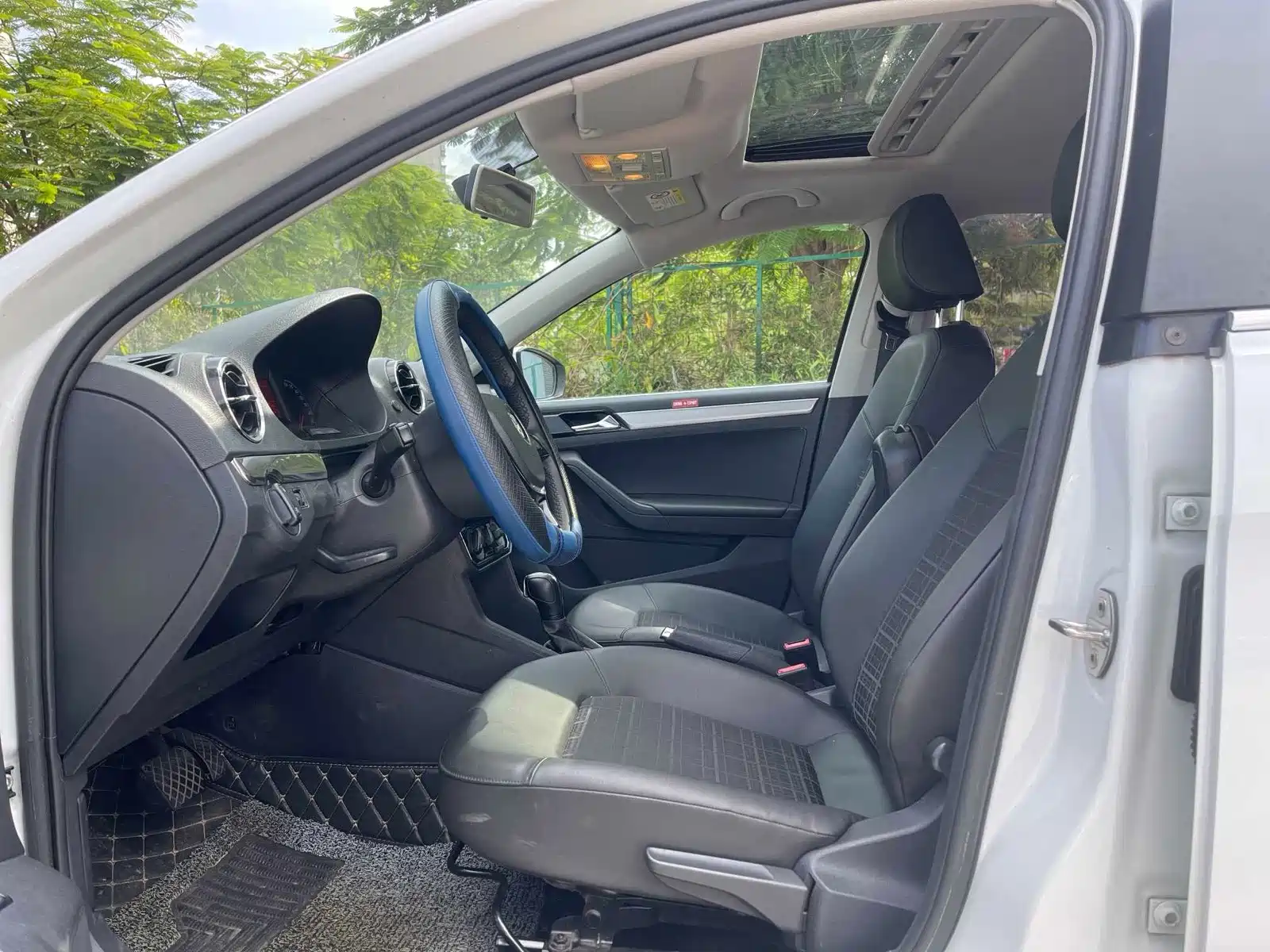 Фото 5 - Volkswagen Jetta