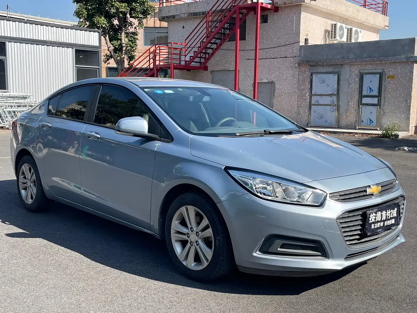 Chevrolet Cruze 2015 1.5L Automatic Fashion Navigation Edition фото 3