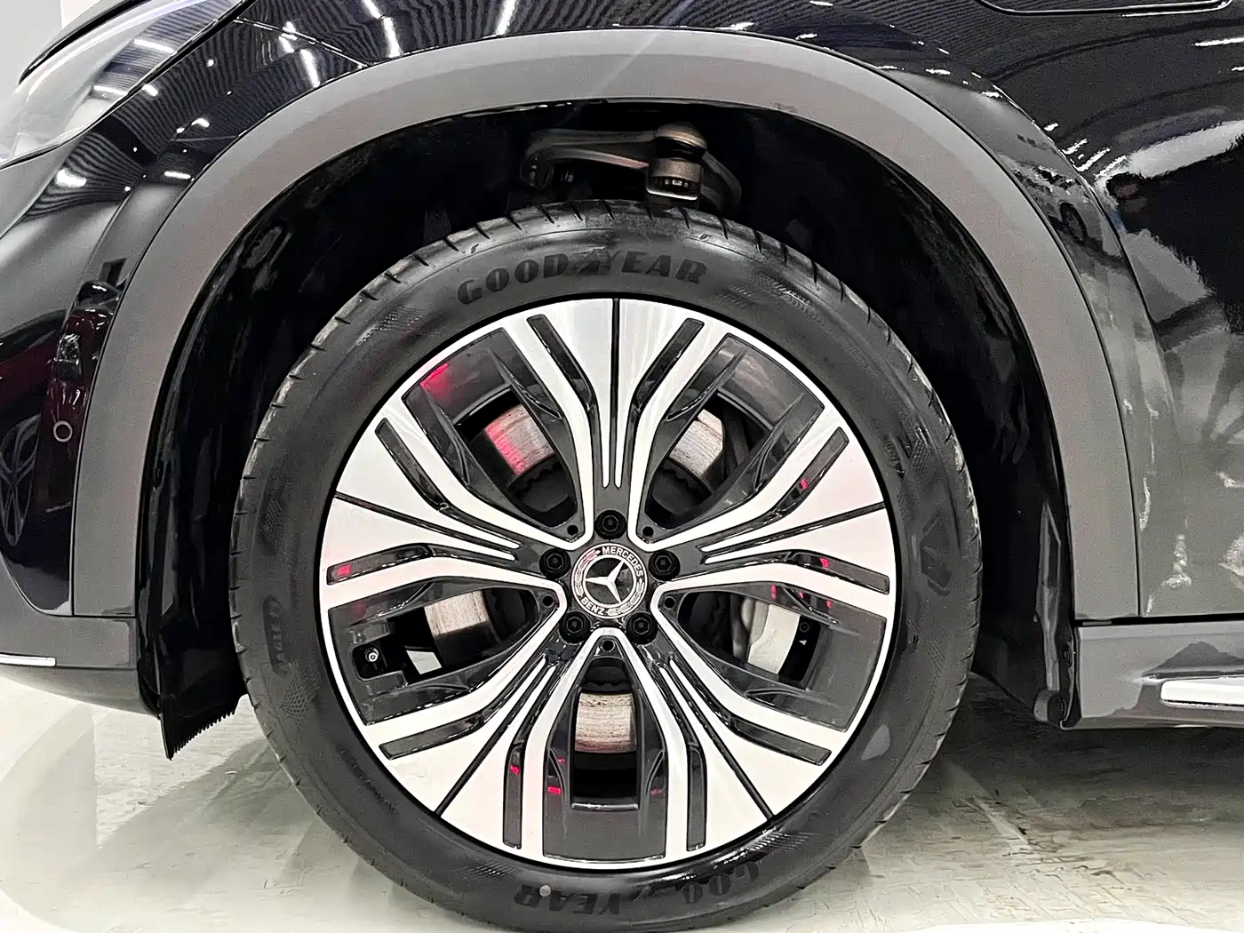 MERCEDES-BENZ EQE SUV