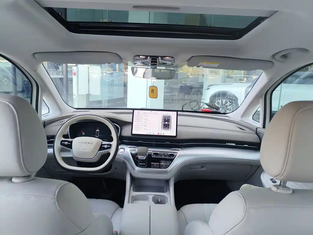 Roewe iMAX8 EV 2025 2025 Model 1.5T DMH Land Premium Edition
