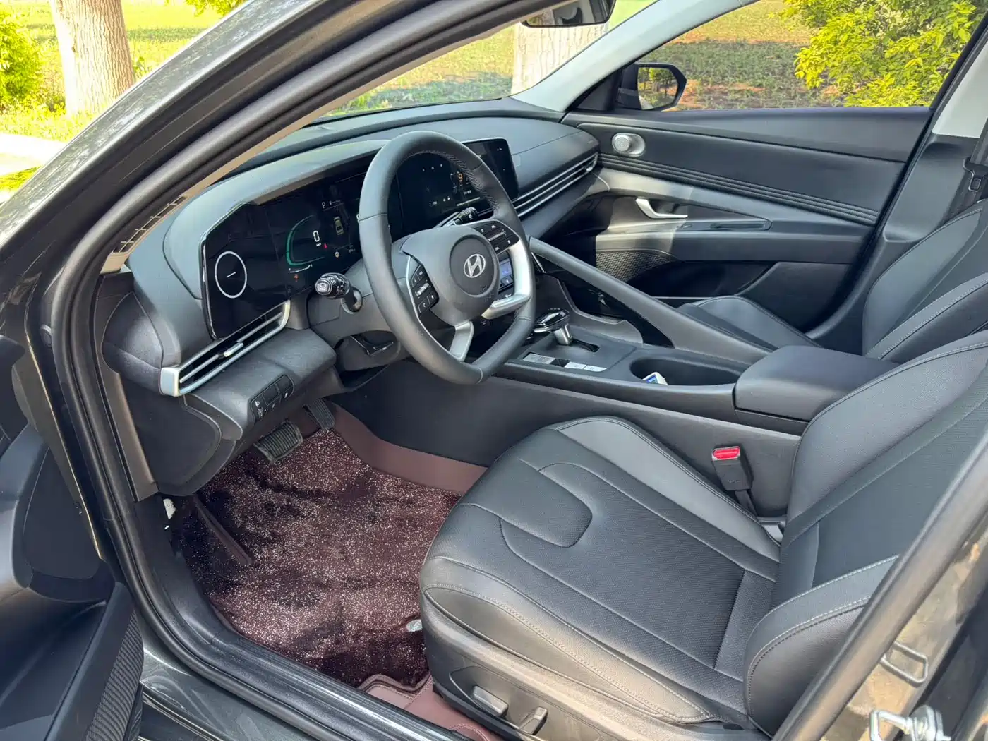 Hyundai Elantra 2026 2023 Model 1.5L CVT LUX Premium Edition