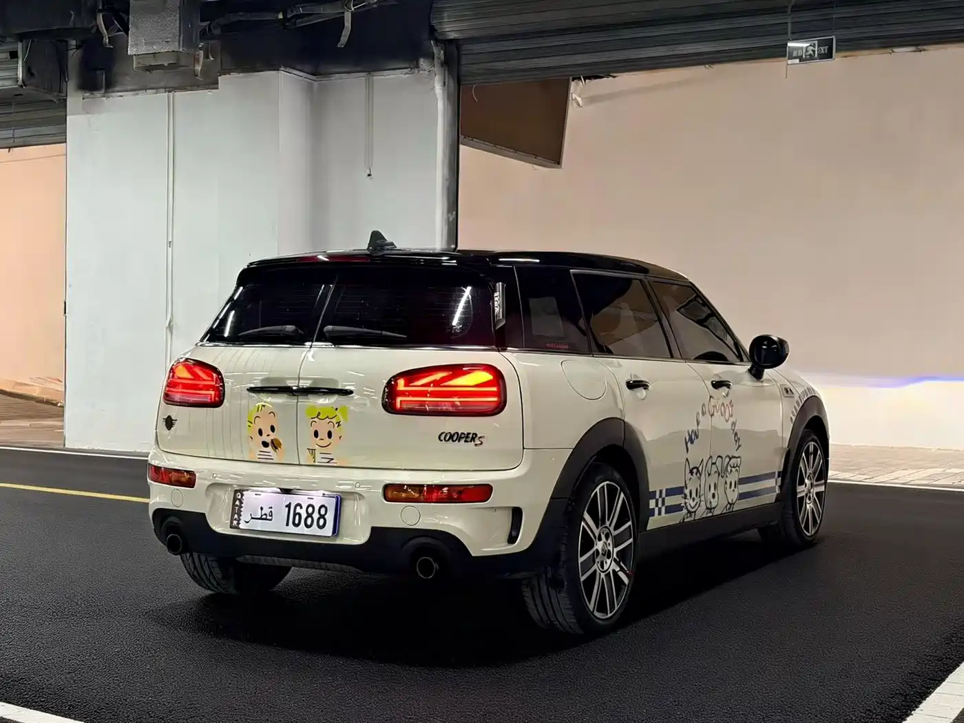 MINI CLUBMAN 2023 2.0T COOPER S Connoisseur фото 6