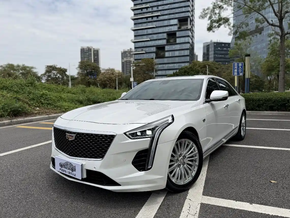 Фото 1 - Cadillac CT6