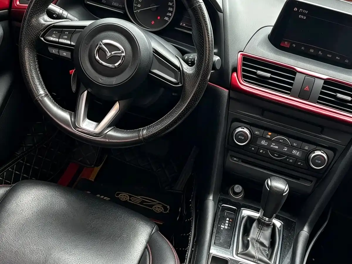 Photo 10 - Mazda Mazda 3
