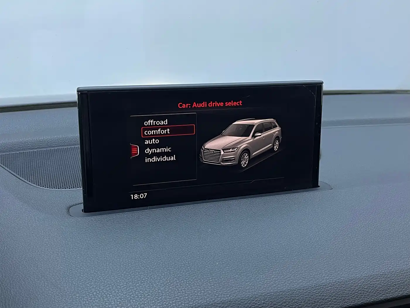 Фото 9 - Audi Q7