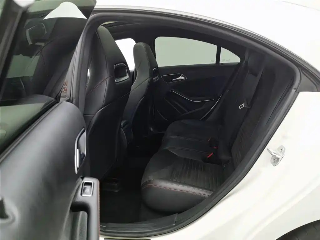 Mercedes-Benz CLA (Import) 2017 CLA 220 4MATIC фото 15