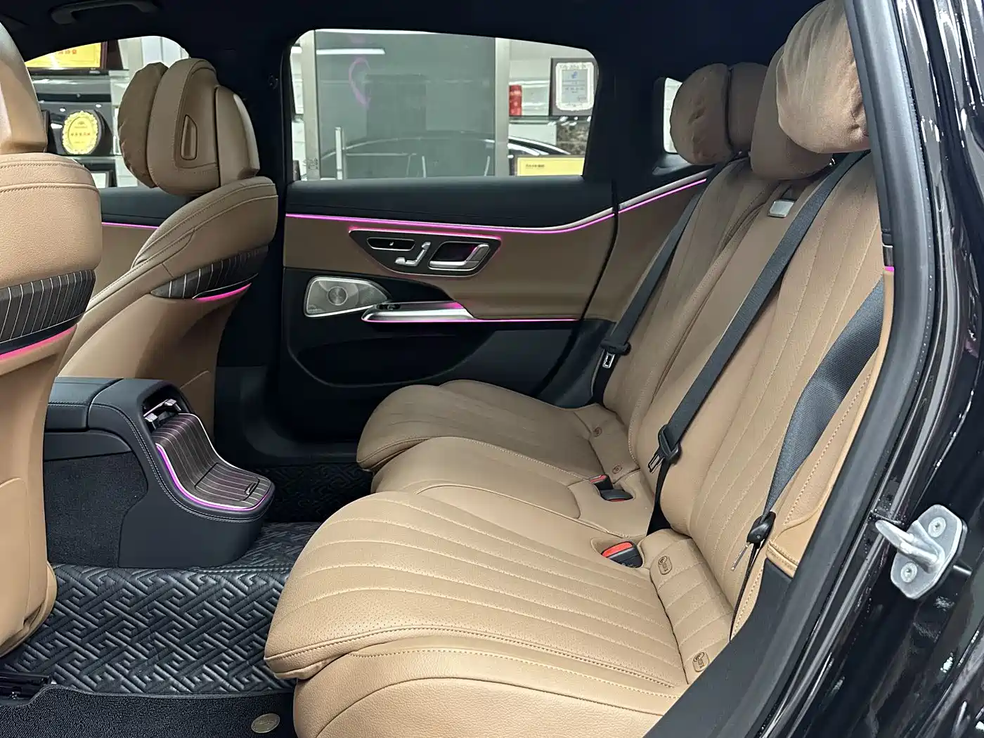 Mercedes-Benz E-Class 2024 Model E 300 L Luxury фото 9