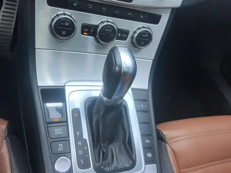 Volkswagen FAW-Volkswagen CC 2015 2.0TSI Supreme Edition фото 16