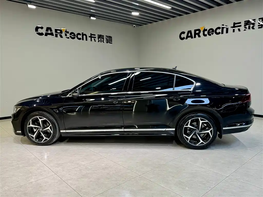 Volkswagen Magotan 2025 Popular Edition 330TSI DSG Luxury фото 7