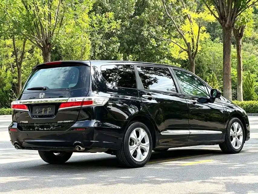 Фото 4 - Honda Odyssey