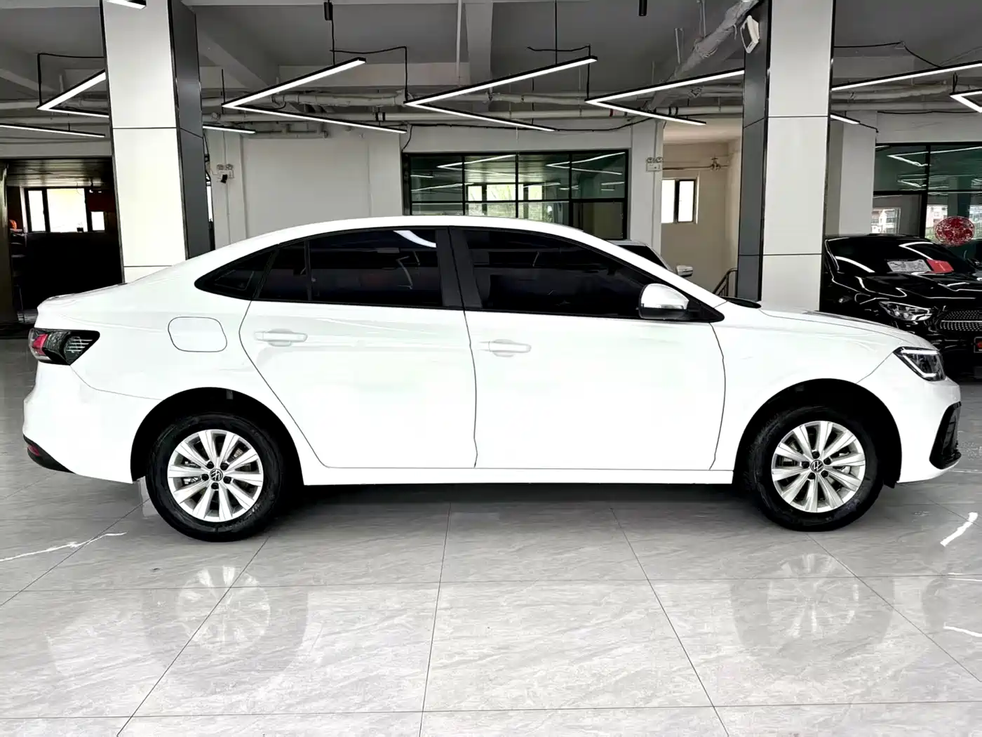 Volkswagen Lavida 2025 New Edge 1.5L Outstanding New Ease фото 2