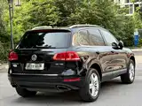 Фото 4 - Volkswagen Touareg