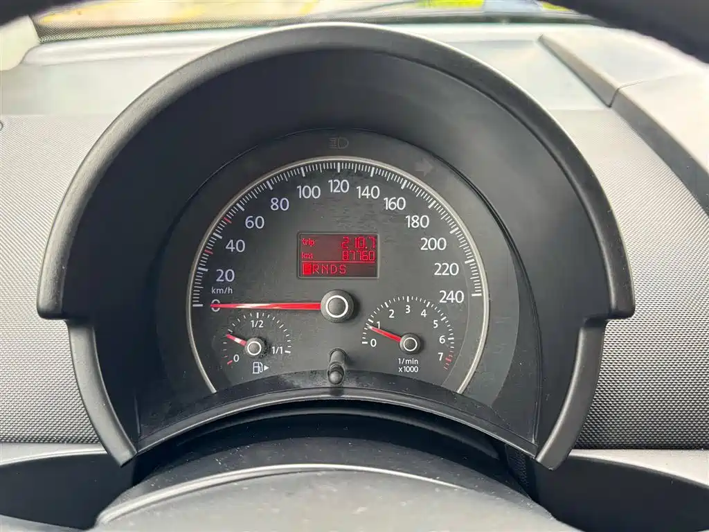 Volkswagen Beetle 2008 2.0 AT Standard фото 11