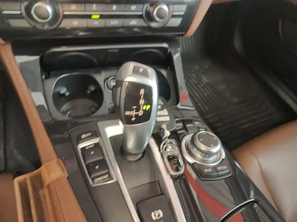 BMW 5 Series 2014 520Li Elegance фото 14