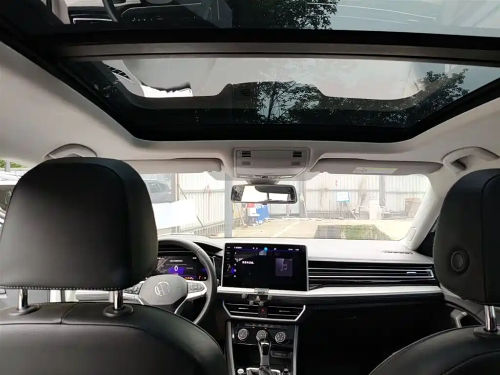 Volkswagen Sagitar 2023 300TSI DSG Surpassing Edition фото 18